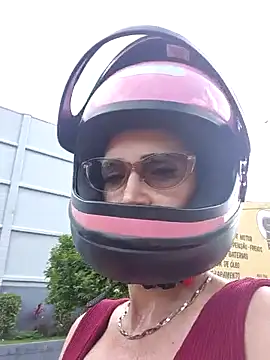 Snapshot of Irresistible24 chatting on 01-16-26, 07:07 Irresistible24 online show from 01-16-26, 07:07