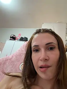 Snapshot of Irresistible24 chatting on 04-22-26, 06:42 Irresistible24 online show from 04-22-26, 06:42