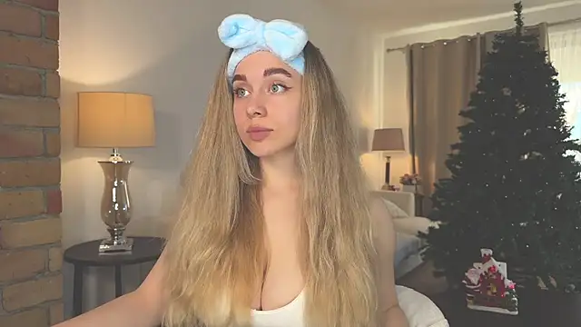 Snapshot of hotexclusive_ chatting on 12-13-24, 07:04 hotexclusive online show from 12-13-24, 07:04