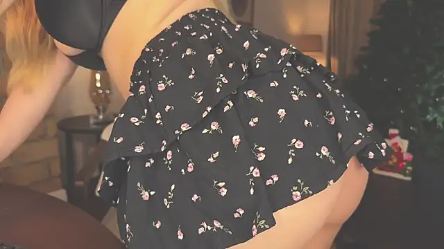 Snapshot of hotexclusive_ chatting on 12-17-24, 04:34 hotexclusive online show from 12-17-24, 04:34