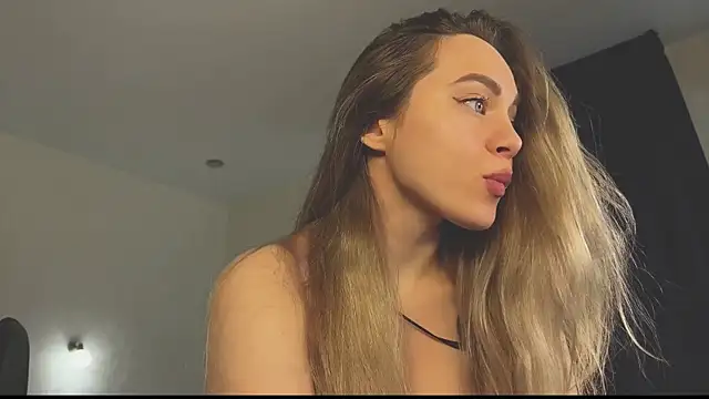 Snapshot of hotexclusive_ chatting on 03-07-25, 05:08 hotexclusive online show from 03-07-25, 05:08