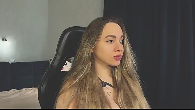 Snapshot of hotexclusive_ chatting on 03-07-25, 08:13 hotexclusive online show from 03-07-25, 08:13