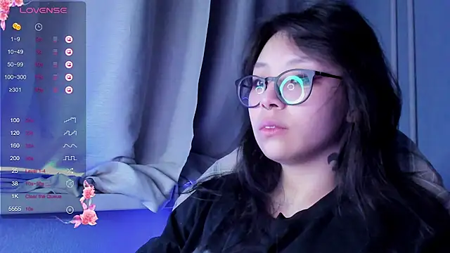 Snapshot of maydaykimmy chatting on 12-06-24, 11:25 maydaykimmy online show from 12-06-24, 11:25