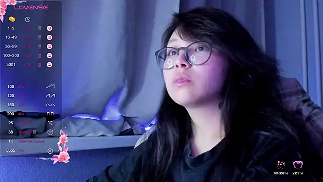 Snapshot of maydaykimmy chatting on 12-10-24, 10:26 maydaykimmy online show from 12-10-24, 10:26