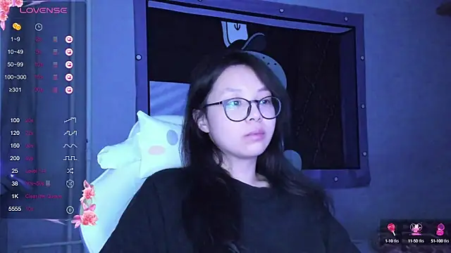 Snapshot of maydaykimmy chatting on 12-20-24, 09:06 maydaykimmy online show from 12-20-24, 09:06