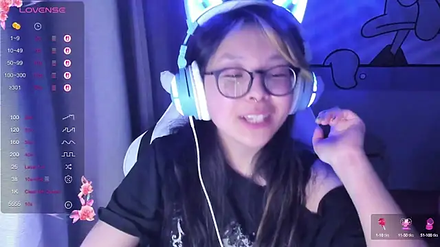 Snapshot of maydaykimmy chatting on 02-25-25, 11:55 maydaykimmy online show from 02-25-25, 11:55