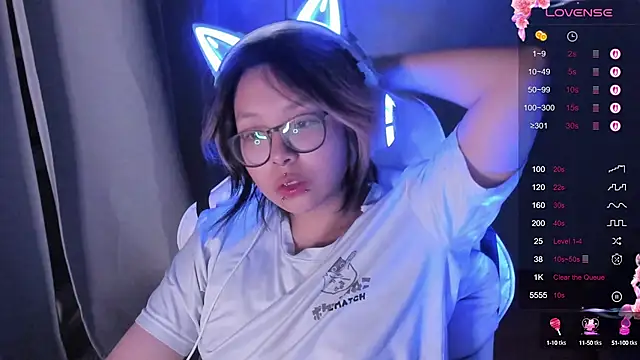 Snapshot of maydaykimmy chatting on 10-01-25, 10:27 maydaykimmy online show from 10-01-25, 10:27