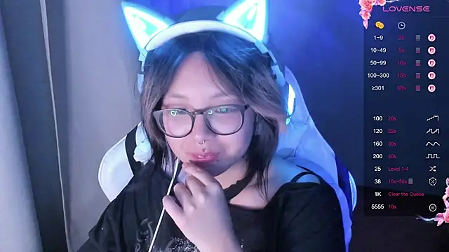 Snapshot of maydaykimmy chatting on 10-04-25, 09:57 maydaykimmy online show from 10-04-25, 09:57