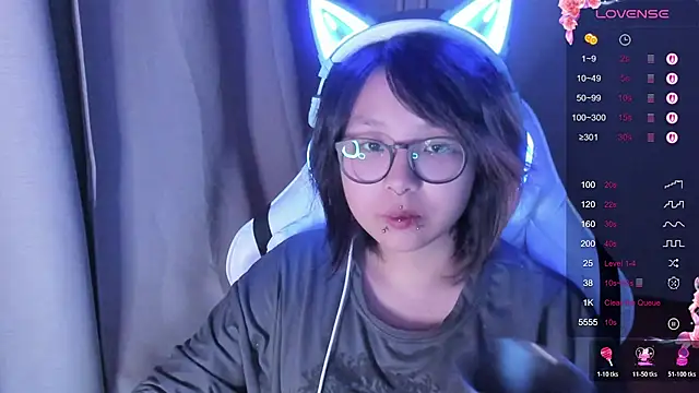 Snapshot of maydaykimmy chatting on 10-19-25, 09:15 maydaykimmy online show from 10-19-25, 09:15