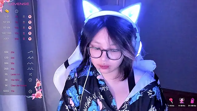 Snapshot of maydaykimmy chatting on 10-28-25, 08:44 maydaykimmy online show from 10-28-25, 08:44