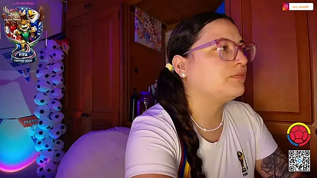 Snapshot of eva_rosse69 chatting on 06-27-26, 12:10 eva rosse69 online show from 06-27-26, 12:10