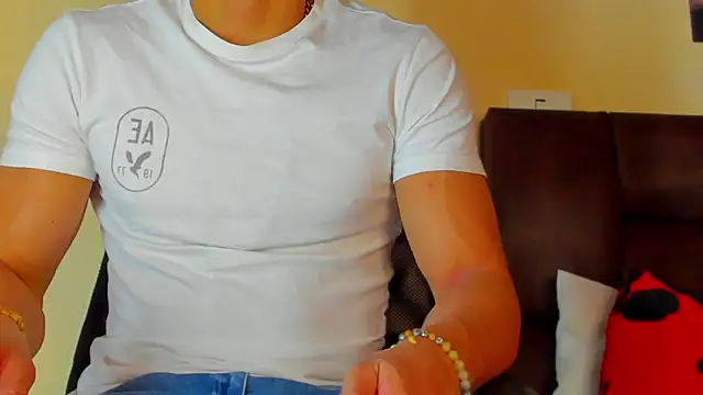 Snapshot of MikeRoss7777 chatting on 07-02-26, 11:05 MikeRoss7777 online show from 07-02-26, 11:05