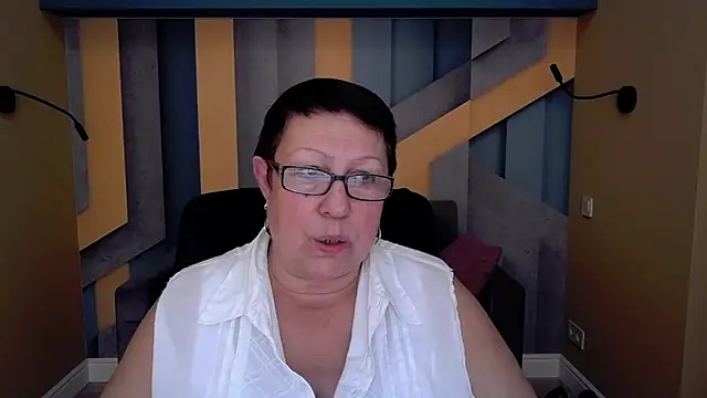 BarbaraTurners online show from 10-13-25, 06:52