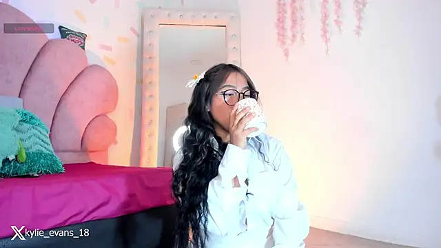 Snapshot of evelyn_evans_1 chatting on 03-09-25, 02:50 evelyn evans 1 online show from 03-09-25, 02:50