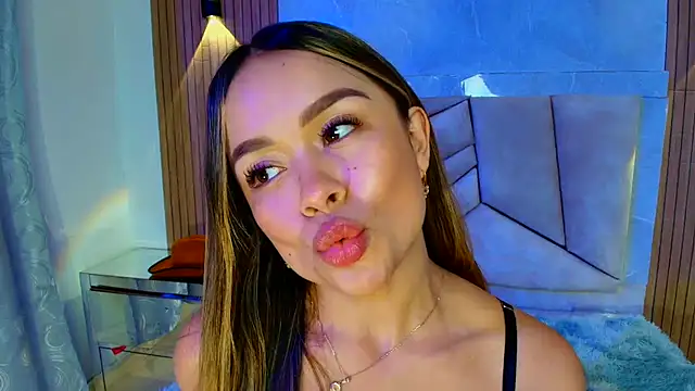 Snapshot of Natalyefoster chatting on 07-14-26, 07:19 Natalyefoster online show from 07-14-26, 07:19