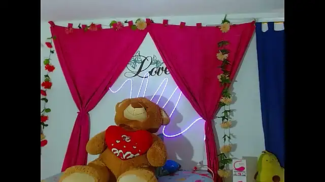 natashakissess online show from 02-18-26, 05:09