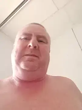 Snapshot of SA_BULL chatting on 02-08-25, 01:01 SA BULL online show from 02-08-25, 01:01