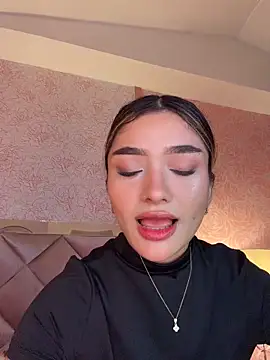 Snapshot of Arianavillada chatting on 06-27-26, 03:55 Arianavillada online show from 06-27-26, 03:55