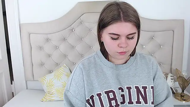 Snapshot of AbbyPleasure chatting on 12-06-24, 03:44 AbbyPleasure online show from 12-06-24, 03:44