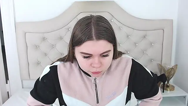 Snapshot of AbbyPleasure chatting on 12-29-24, 09:39 AbbyPleasure online show from 12-29-24, 09:39