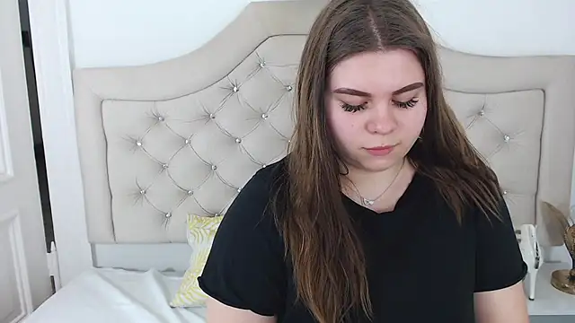 Snapshot of AbbyPleasure chatting on 12-30-24, 11:59 AbbyPleasure online show from 12-30-24, 11:59