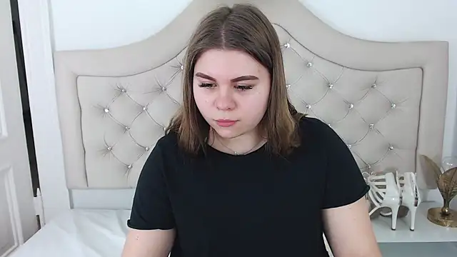 Snapshot of AbbyPleasure chatting on 12-30-24, 03:02 AbbyPleasure online show from 12-30-24, 03:02