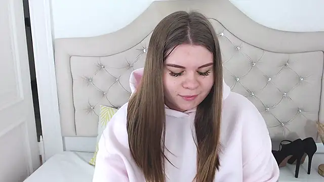 Snapshot of AbbyPleasure chatting on 01-06-25, 01:52 AbbyPleasure online show from 01-06-25, 01:52