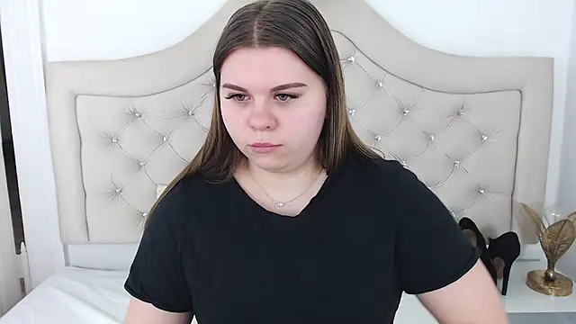 Snapshot of AbbyPleasure chatting on 01-24-25, 04:28 AbbyPleasure online show from 01-24-25, 04:28