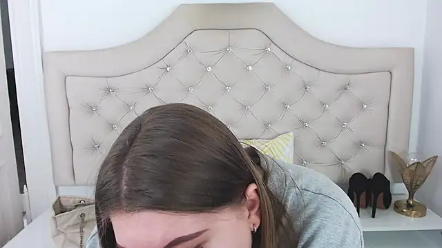 Snapshot of AbbyPleasure chatting on 01-28-25, 09:51 AbbyPleasure online show from 01-28-25, 09:51