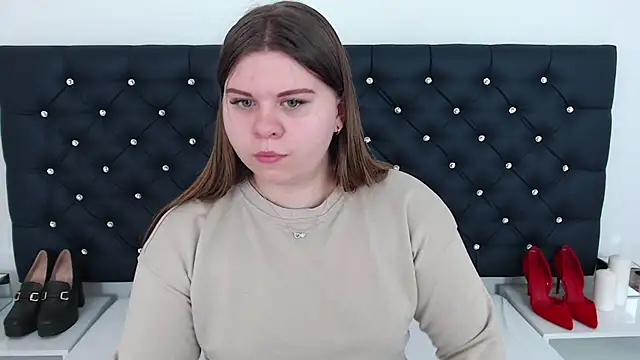 Snapshot of AbbyPleasure chatting on 03-13-25, 12:02 AbbyPleasure online show from 03-13-25, 12:02