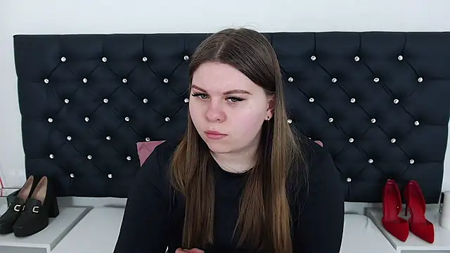 Snapshot of AbbyPleasure chatting on 03-18-25, 01:09 AbbyPleasure online show from 03-18-25, 01:09