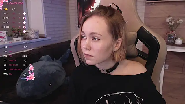 Snapshot of lucy_mirror chatting on 09-09-25, 08:30 lucy mirror online show from 09-09-25, 08:30