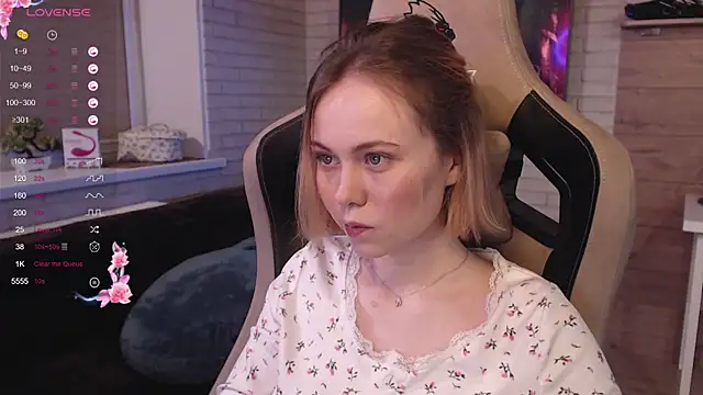 Snapshot of lucy_mirror chatting on 10-09-25, 08:51 lucy mirror online show from 10-09-25, 08:51