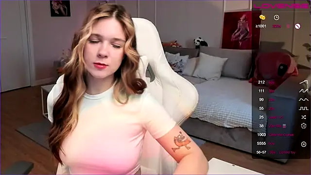 Frau Lina online show from 03-18-26, 03:15