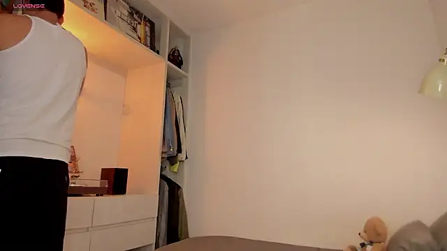 Curlblue online show from 03-25-26, 04:40