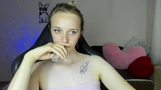 Snapshot of RouseReed chatting on 07-03-26, 10:54 RouseReed online show from 07-03-26, 10:54