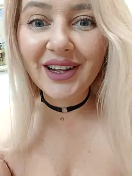 LadyLolyPop  online show from 10-10-25, 02:54