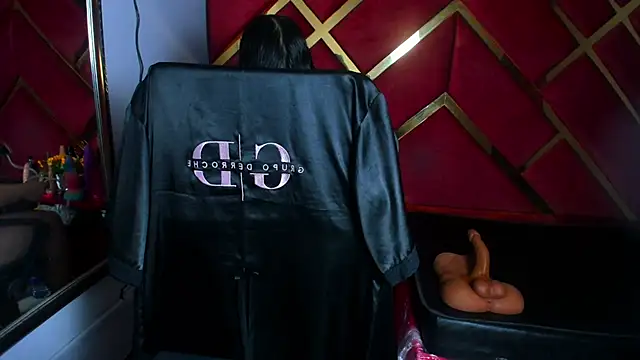 Snapshot of Sweet_Annyy chatting on 07-15-26, 01:38 Sweet Annyy online show from 07-15-26, 01:38