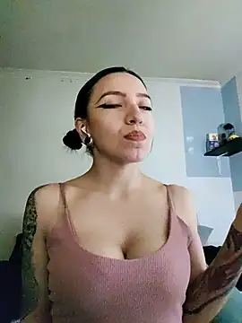 Snapshot of Paudelatorre chatting on 07-05-26, 10:28 Paudelatorre online show from 07-05-26, 10:28