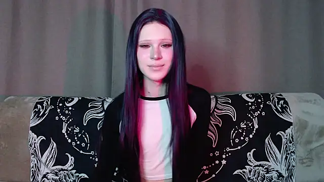 Snapshot of Sexpired_Princess chatting on 06-20-26, 06:00 Sexpired Princess online show from 06-20-26, 06:00