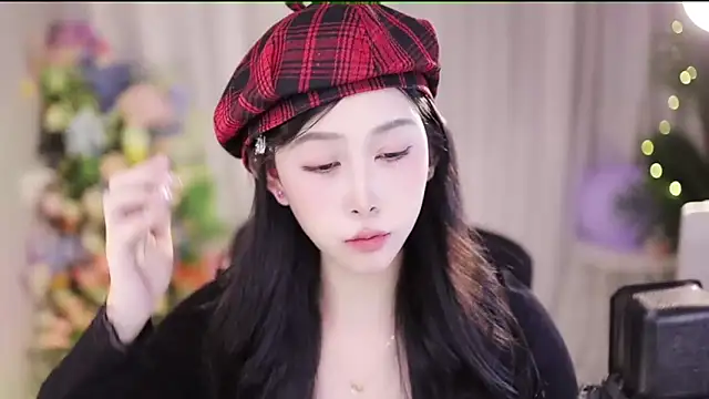 Snapshot of SleepArtist chatting on 01-08-25, 01:11 SleepArtist online show from 01-08-25, 01:11