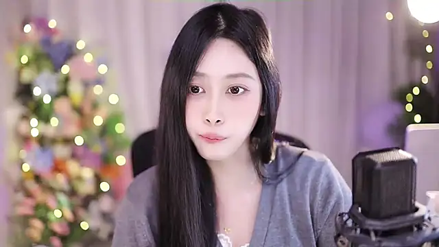 Snapshot of SleepArtist chatting on 01-14-25, 05:40 SleepArtist online show from 01-14-25, 05:40