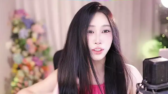 Snapshot of SleepArtist chatting on 02-14-25, 06:56 SleepArtist online show from 02-14-25, 06:56