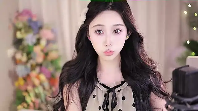 Snapshot of SleepArtist chatting on 02-24-25, 10:48 SleepArtist online show from 02-24-25, 10:48