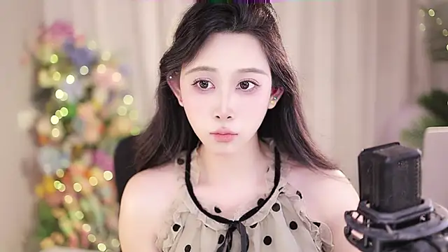 Snapshot of SleepArtist chatting on 02-24-25, 04:15 SleepArtist online show from 02-24-25, 04:15