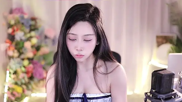 Snapshot of SleepArtist chatting on 02-27-25, 12:02 SleepArtist online show from 02-27-25, 12:02