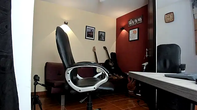 Snapshot of thesexlawyer1 chatting on 05-08-26, 03:56 thesexlawyer1 online show from 05-08-26, 03:56