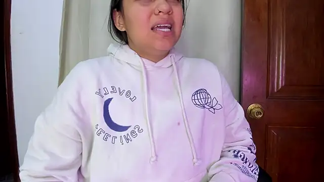 Abril Gomez06 online show from 10-31-25, 11:06