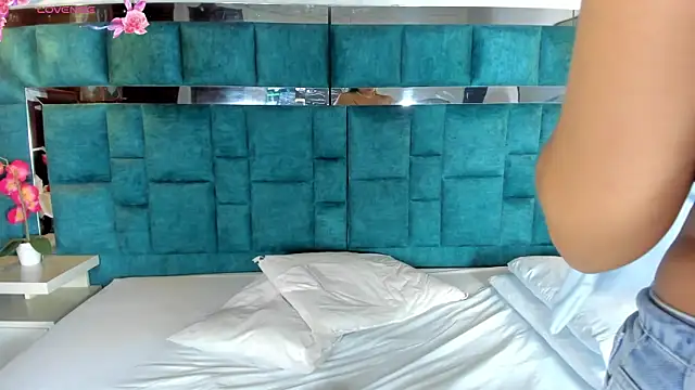 Snapshot of Abril_Gomez06 chatting on 07-04-26, 09:43 Abril Gomez06 online show from 07-04-26, 09:43