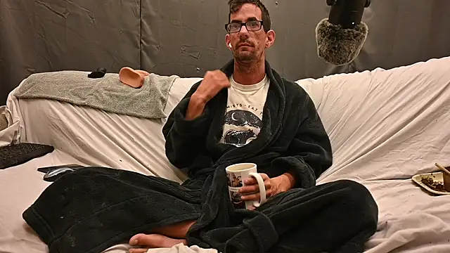 joeiandola online show from 09-28-25, 03:17